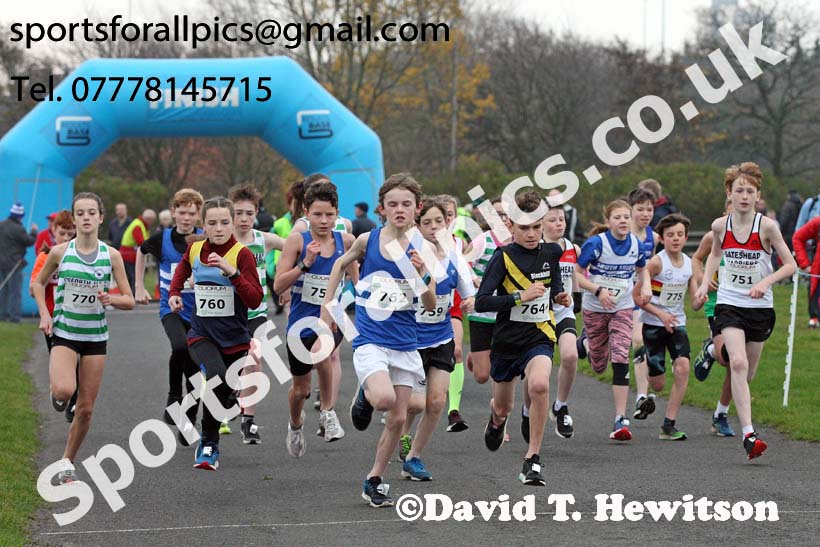 Boys and girls under-13s, Heaton Memorial 10k Road Race, Newcastle Town Moor. Photo:  David T. Hewitson/Sports for All Pics